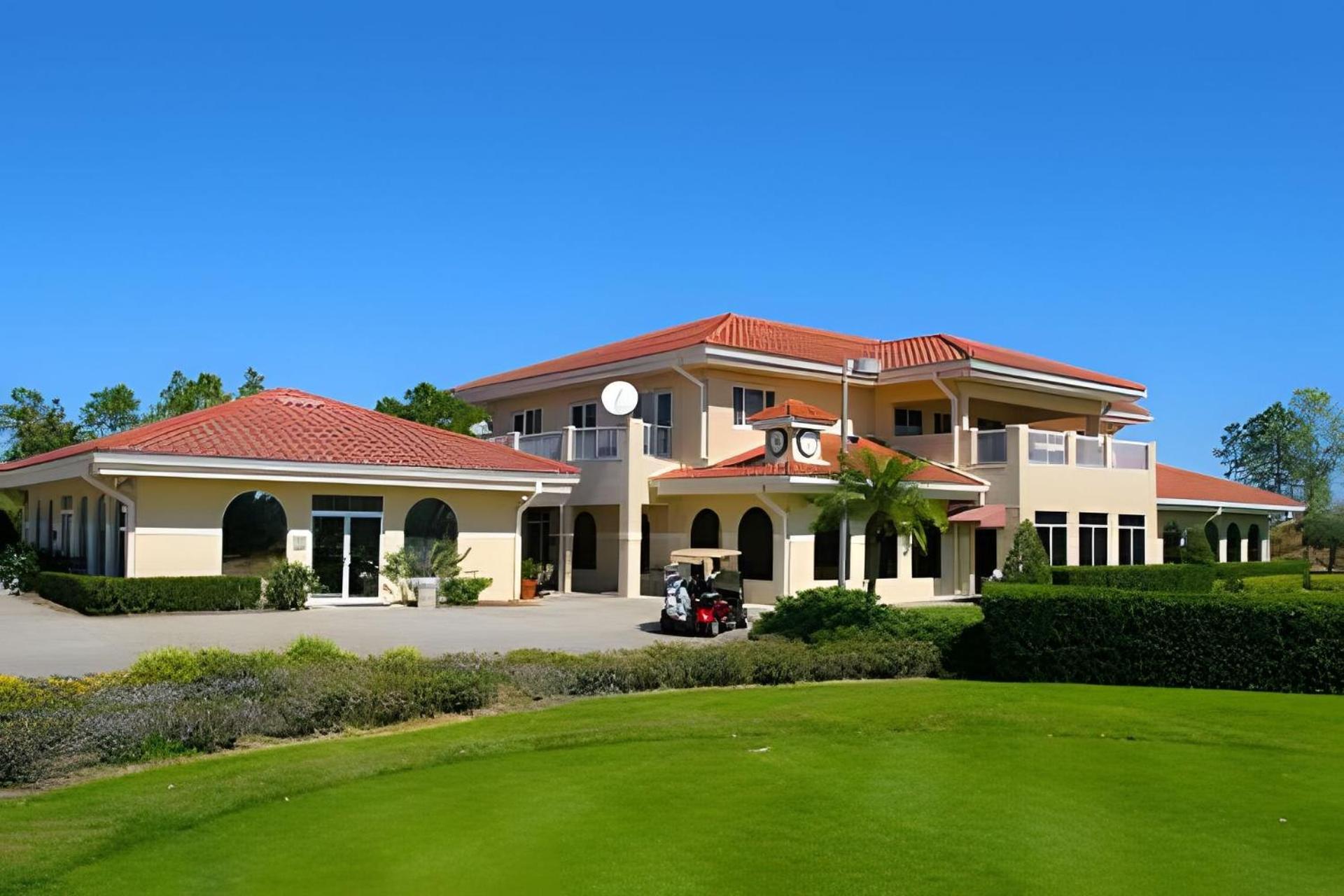 Quiet House With Pool On A Top Golf Course ヘインズ・シティ エクステリア 写真